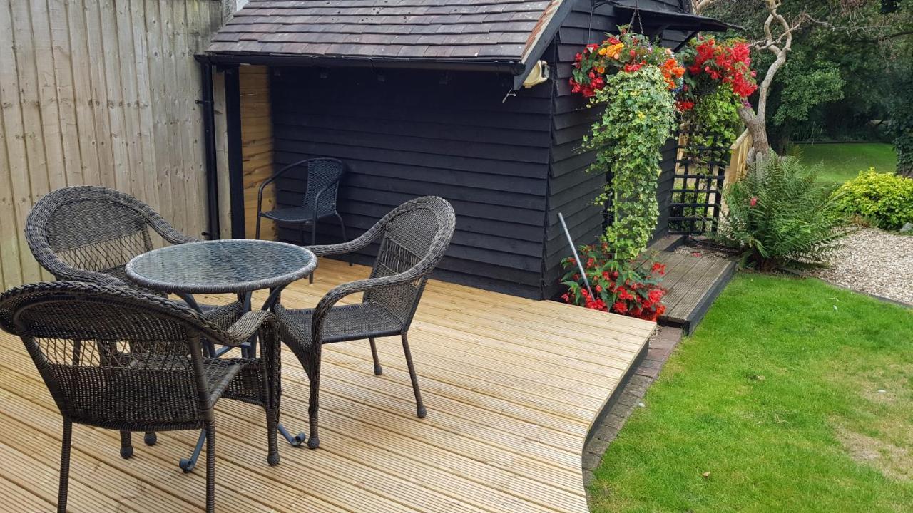 Riverside Lodge Pied A Terre Fordingbridge Exterior photo